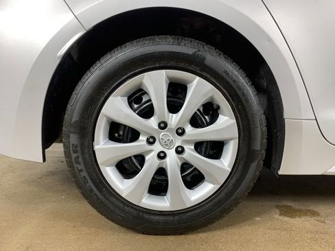Used 2022 Toyota Corolla LE FWD image 31