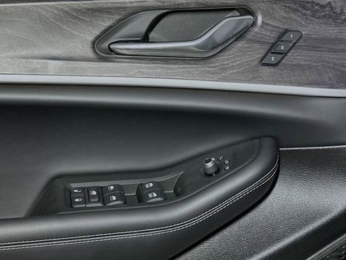 New 2025 Jeep Grand Cherokee L Limited w/ Luxury Tech Group II image 12