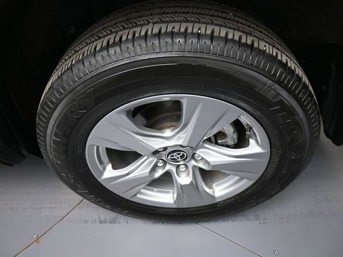 Certified 2024 Toyota RAV4 XLE w/ Convenience Package image 15