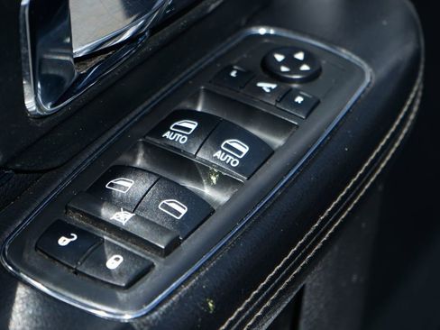 Used 2017 RAM 1500 Laramie w/ Convenience Group image 18