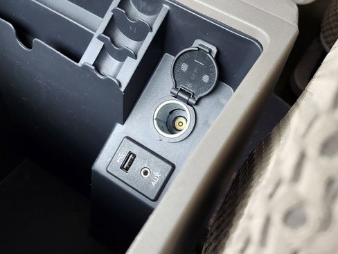 Used 2016 Nissan Frontier SV image 7