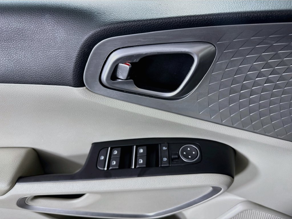 Used 2023 Kia Soul LX w/ LX Technology Package FWD image 22