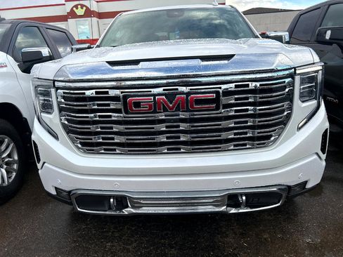 Used 2023 GMC Sierra 1500 Denali w/ Denali Reserve Package image 3