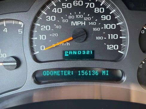 Used 2004 GMC Sierra 2500 SLT w/ Heavy-Duty Power Package AWD/4WD image 25