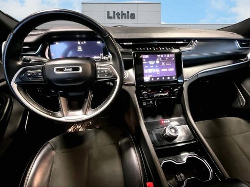 Used 2021 Jeep Grand Cherokee L Laredo image 10