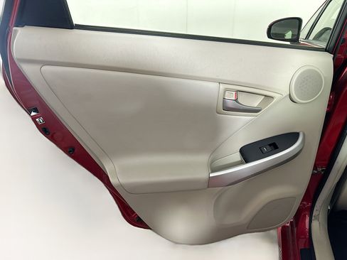 Used 2013 Toyota Prius Four w/ Deluxe Solar Roof Pkg FWD image 26