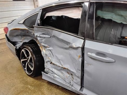 Used 2022 Honda Accord Sport image 15