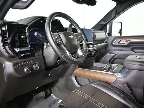 Used 2024 Chevrolet Silverado 3500 High Country w/ High Country Premium Package AWD/4WD image 23