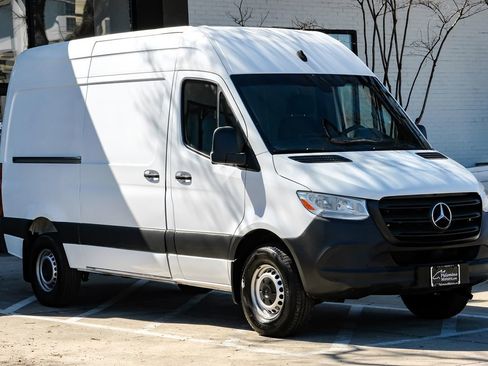 Used 2019 Mercedes-Benz Sprinter 144 Cargo w/ Driver Convenience Package image 6