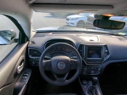 Used 2021 Jeep Cherokee Trailhawk w/ Premium Leather Package image 33