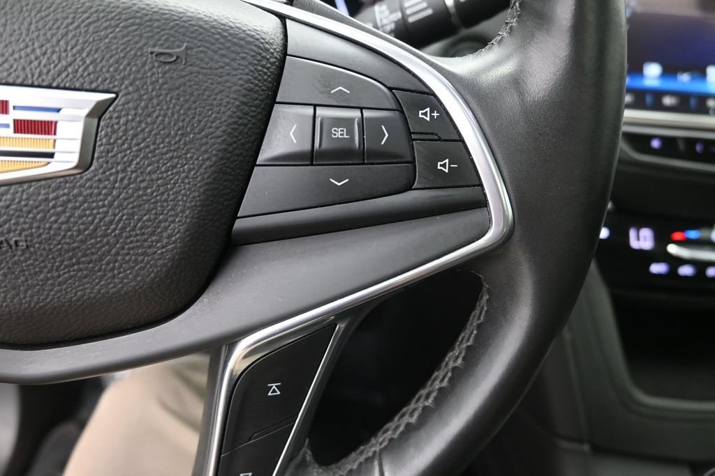 Used 2017 Cadillac XT5 Luxury w/ Driver Awareness Package FWD image 14