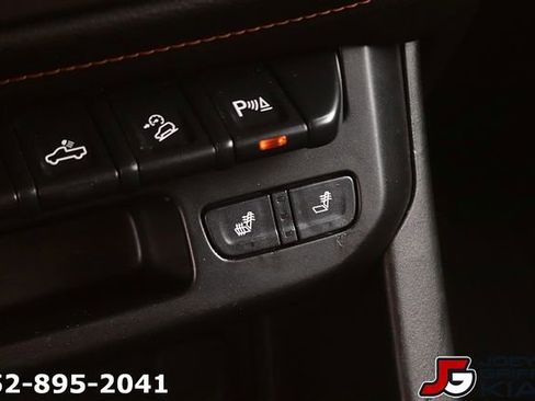 Used 2022 GMC Canyon AT4 AWD/4WD image 32