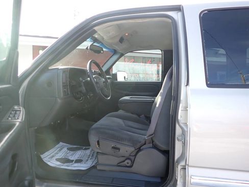 Used 2004 GMC Sierra 2500 SLE w/ Heavy-Duty Power Package image 7
