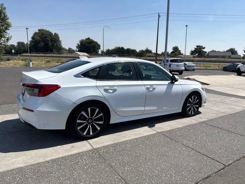 Used 2022 Honda Civic EX image 5