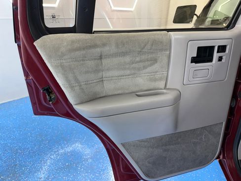 Used 1994 Chevrolet S10 Pickup 4WD 4-Door image 26