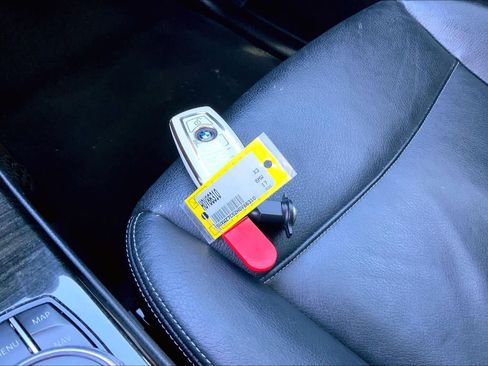 Used 2017 BMW X3 sDrive28i w/ Premium Package image 14