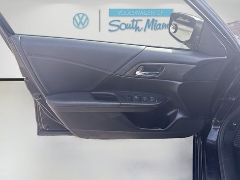 Used 2017 Honda Accord Sport Special Edition image 19