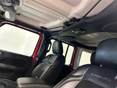 Used 2022 Jeep Wrangler Unlimited Sahara w/ Cold Weather Group image 28