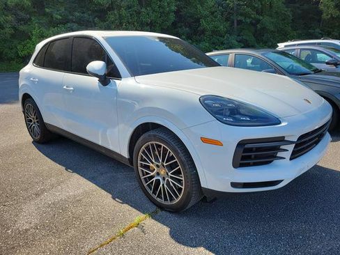 Used 2022 Porsche Cayenne Platinum Edition w/ Premium Package Plus AWD/4WD image 3