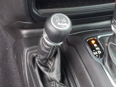 Used 2025 Jeep Wrangler Unlimited Sahara AWD/4WD image 16