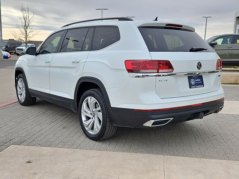 Used 2022 Volkswagen Atlas SE w/ Panoramic Sunroof Package image 2