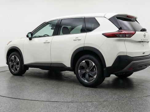Used 2025 Nissan Rogue SV AWD/4WD image 6