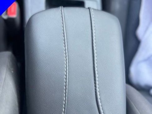 Used 2019 Nissan Rogue Sport S image 18