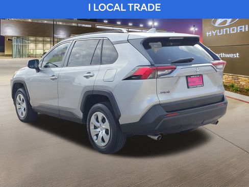 Used 2019 Toyota RAV4 LE image 9