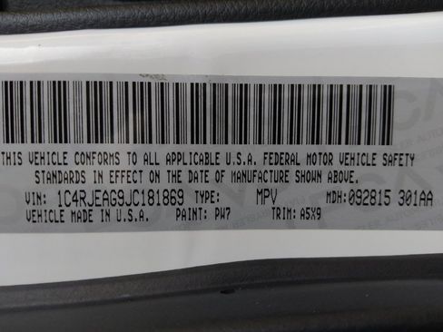 Used 2018 Jeep Grand Cherokee Laredo image 33