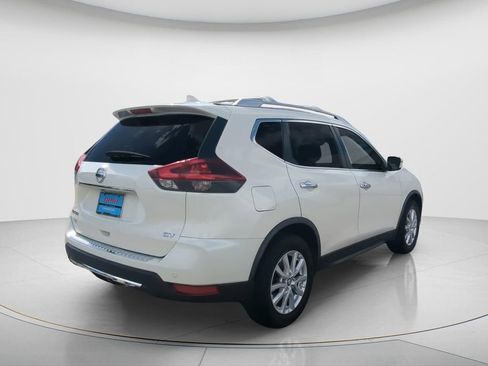 Certified 2020 Nissan Rogue SV image 4
