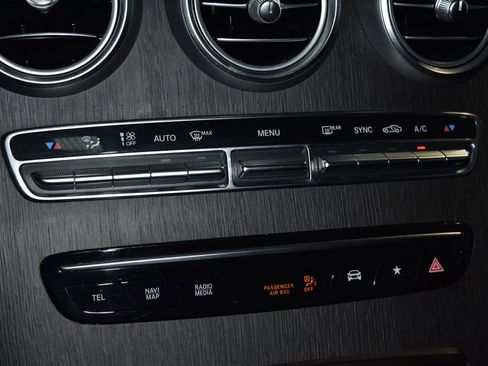 Used 2021 Mercedes-Benz GLC 300 4MATIC image 16