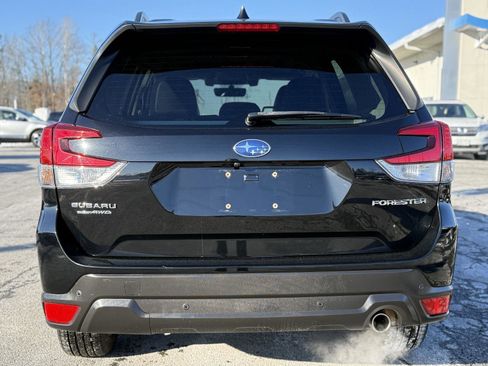 Used 2021 Subaru Forester Limited image 6