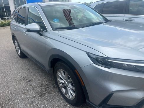Used 2023 Honda CR-V EX-L image 3