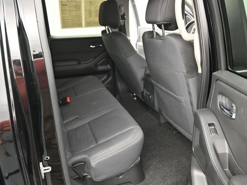 Used 2023 Nissan Frontier SV w/ SV Convenience Package AWD/4WD image 8