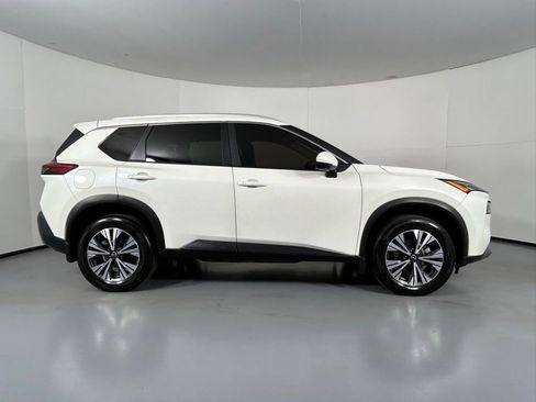 Used 2023 Nissan Rogue SV w/ SV Premium Package image 8