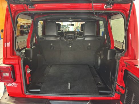 Used 2018 Jeep Wrangler Unlimited Rubicon image 22