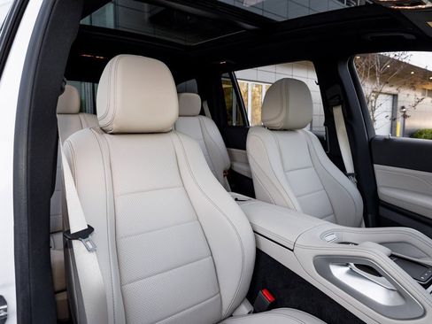 Used 2025 Mercedes-Benz GLS 450 GLS 450 image 37