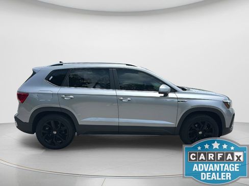 Used 2023 Volkswagen Taos SE AWD/4WD image 4