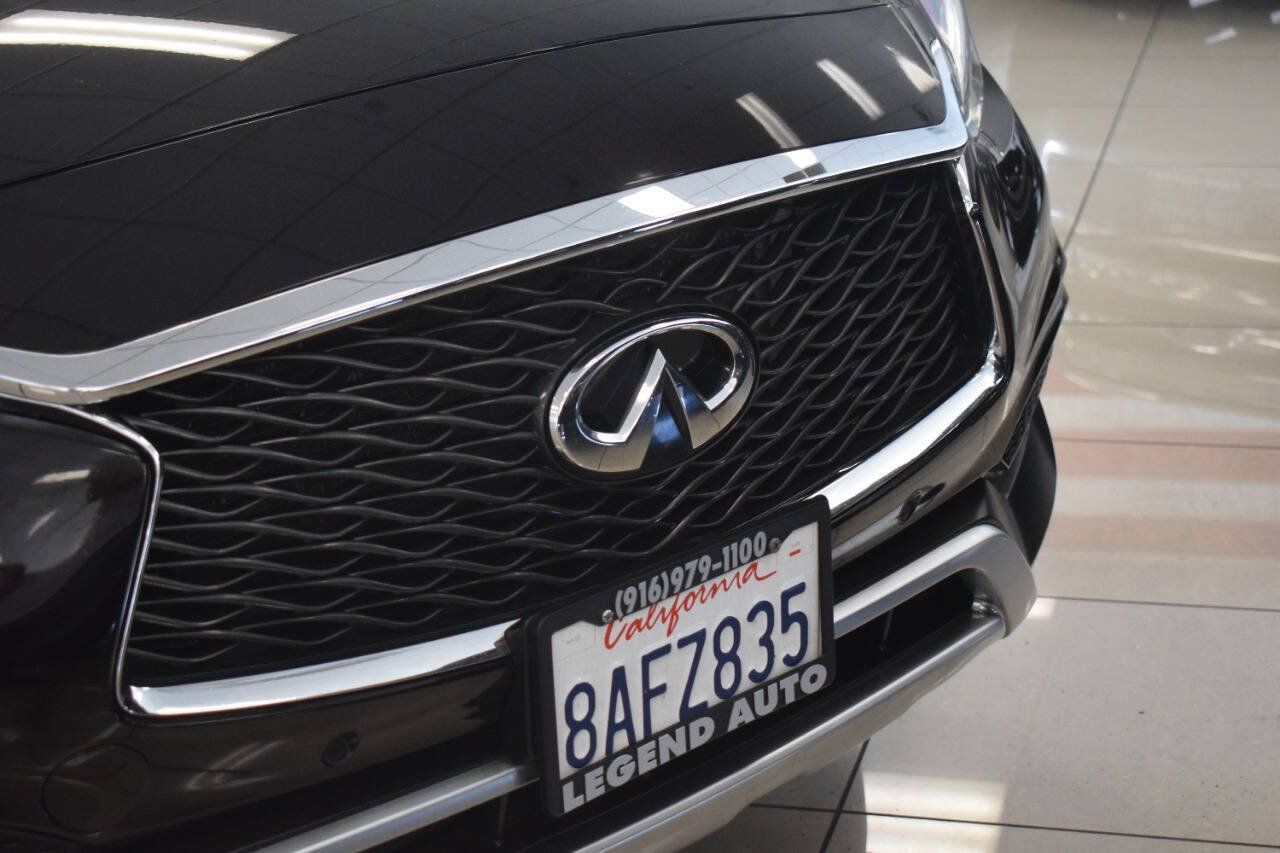 Used 2018 INFINITI QX30 Premium w/ Navigation Package AWD/4WD image 9