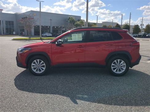 Certified 2025 Toyota Corolla Cross LE image 7