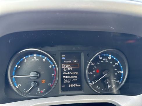 Used 2018 Toyota RAV4 LE w/ All Weather Liner Package image 19