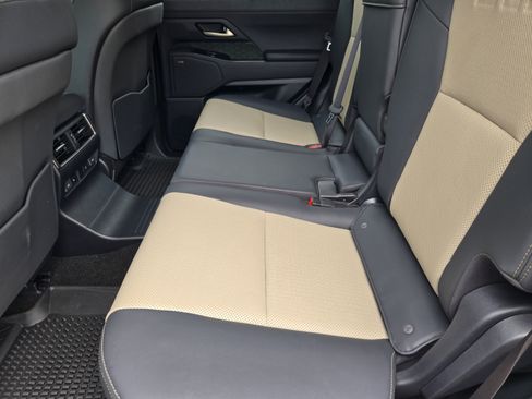 Used 2024 Lexus GX 550 AWD/4WD image 31