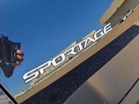 Used 2024 Kia Sportage LX FWD image 11