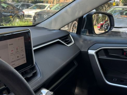 Used 2025 Toyota RAV4 LE image 29