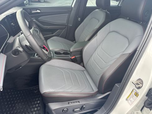 Used 2026 Volkswagen Jetta GLI Autobahn FWD image 9