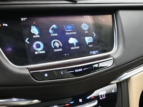 Used 2017 Cadillac XT5 Luxury w/ Driver Awareness Package FWD image 17