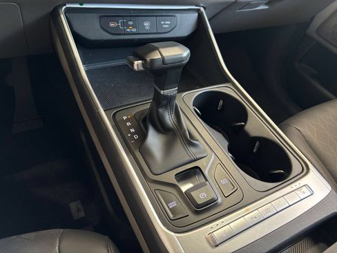 Used 2026 Kia Carnival FWD image 39