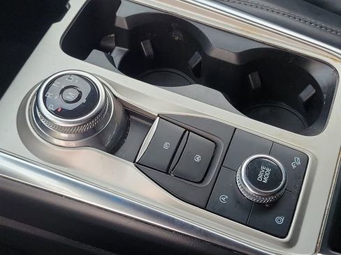 Used 2021 Ford Explorer XLT w/ Equipment Group 202A image 18