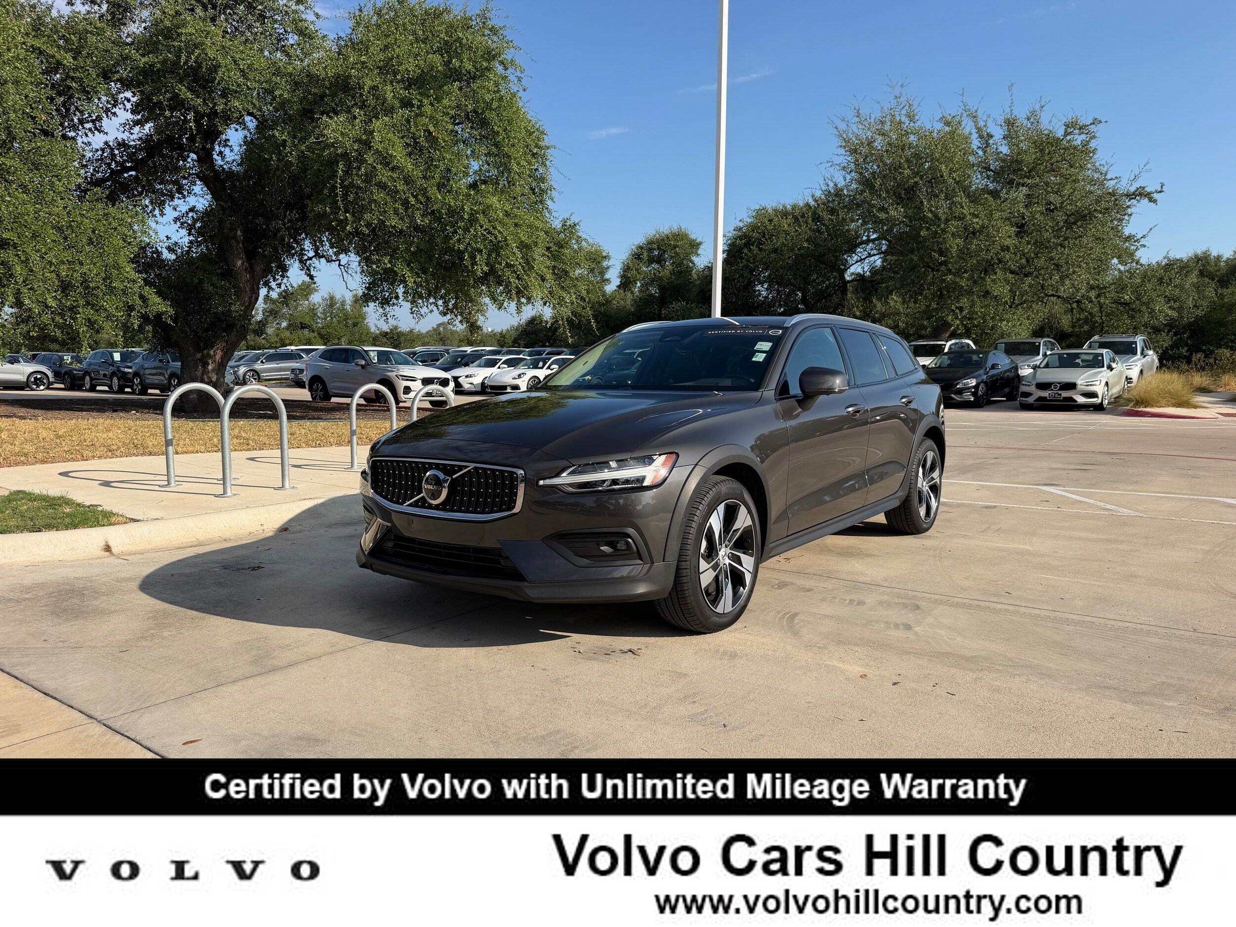 Certified 2025 Volvo V60 B5 Cross Country Plus AWD/4WD image 1