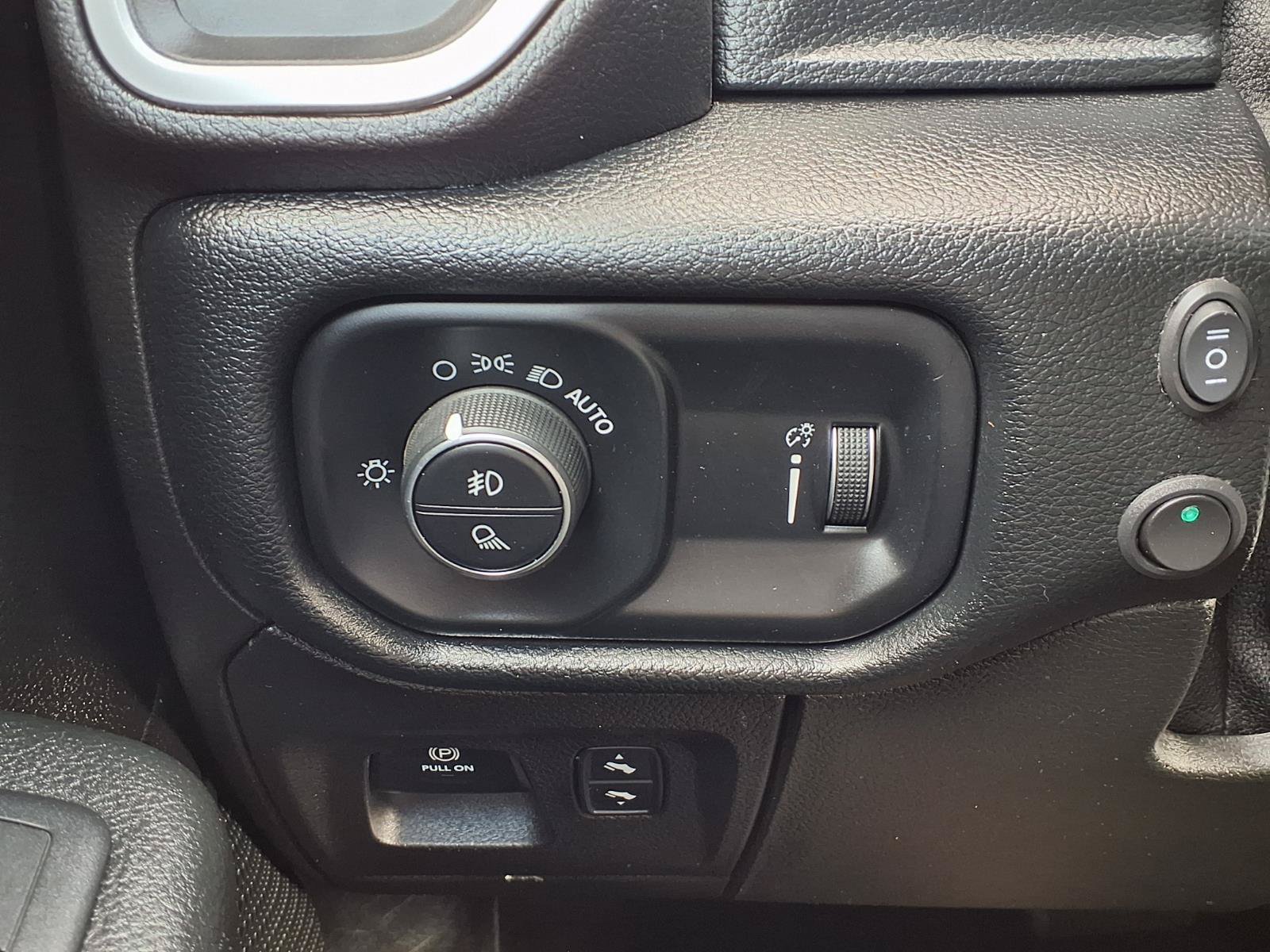 Used 2020 RAM 1500 Lone Star AWD/4WD image 9